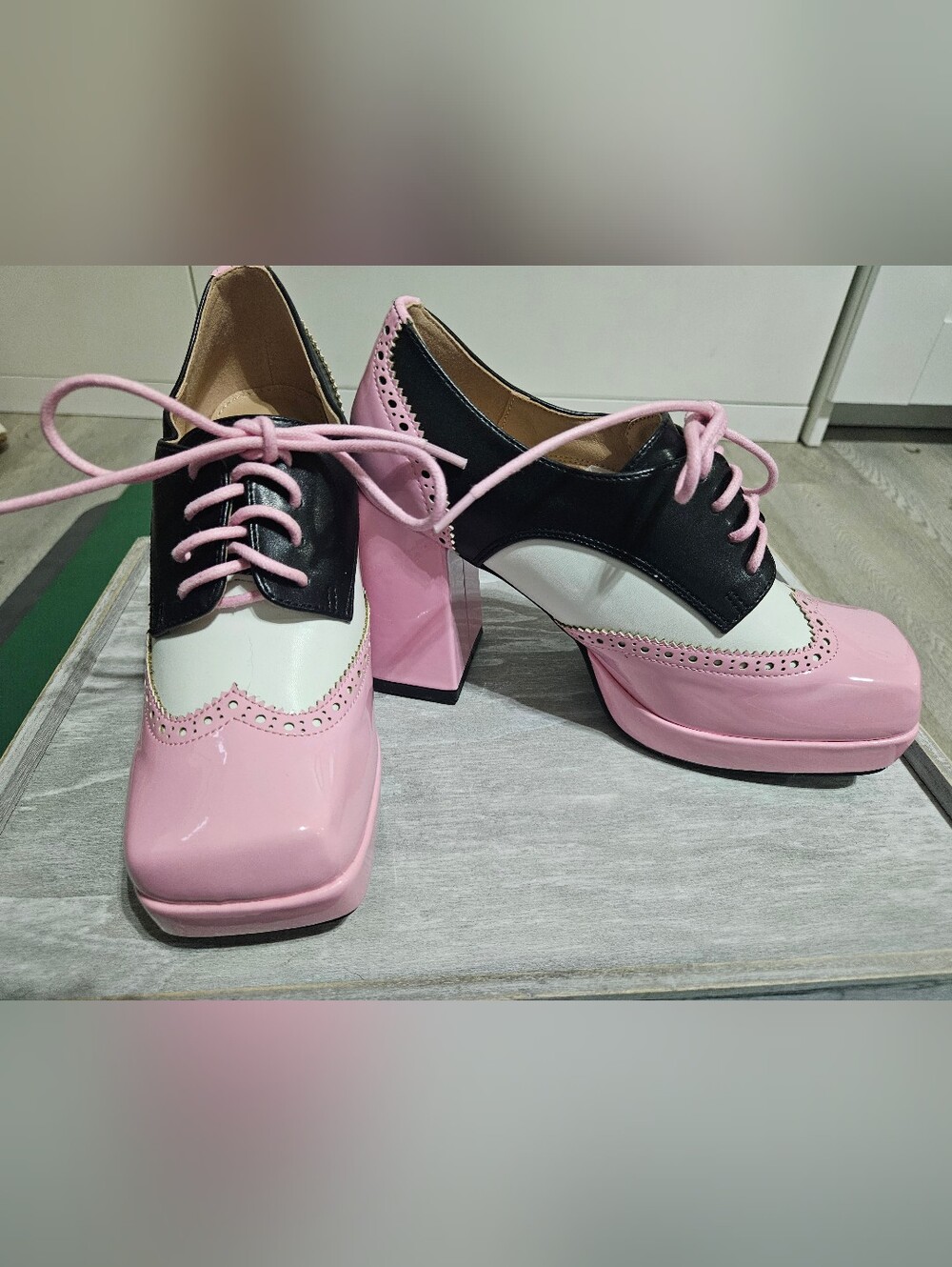 Women’s Pink Black White Lace-Up Block Heel Oxfords/Mary Janes